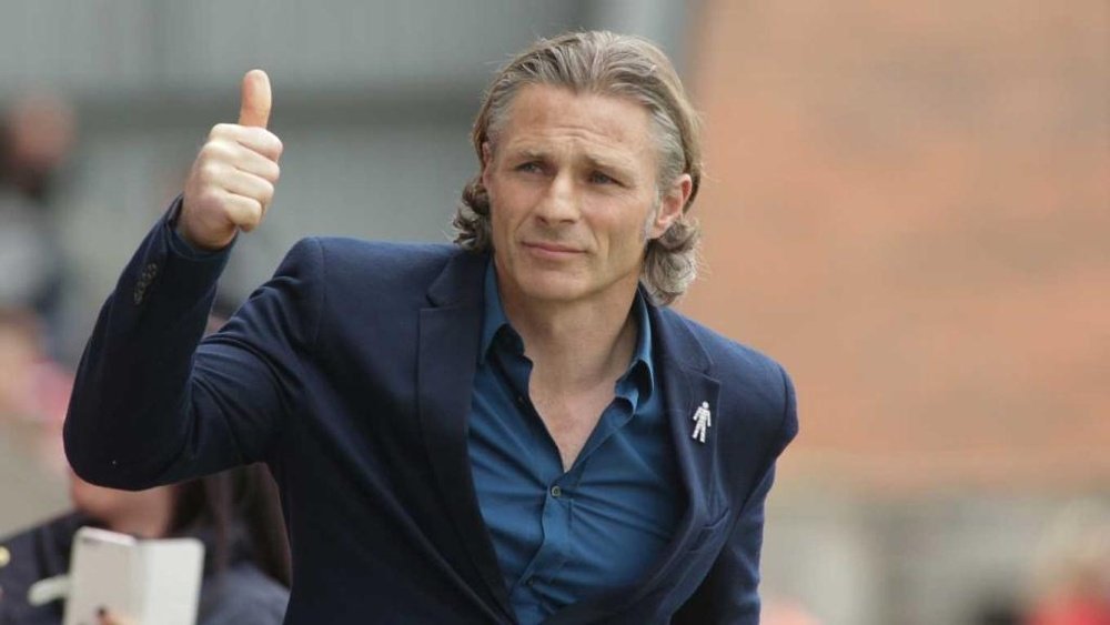 Ainsworth es el favorito para sentarse en el banquillo de los 'black cats'. WycombeWanderers