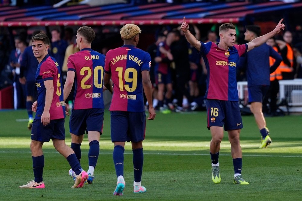 Yamal addressed Fermin's decision of staying at Barca. EFE