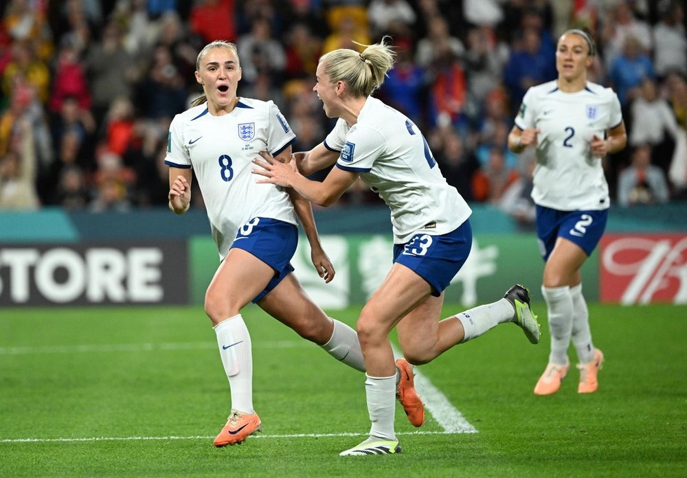 England need to get past Colombia to reach the last four. EFE