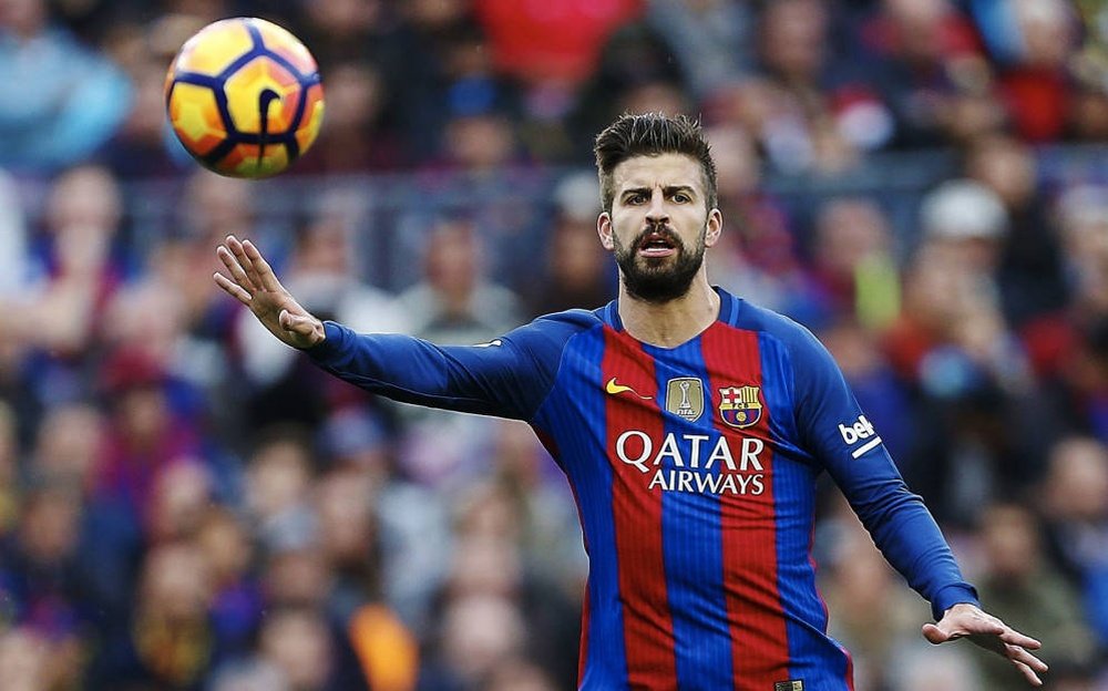 Pique is banned for the game against Valencia. EFE