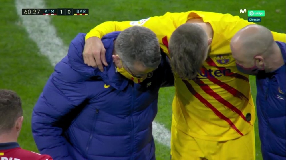 Gerard Pique left the field in tears. Screenshot/MovistarLaLiga