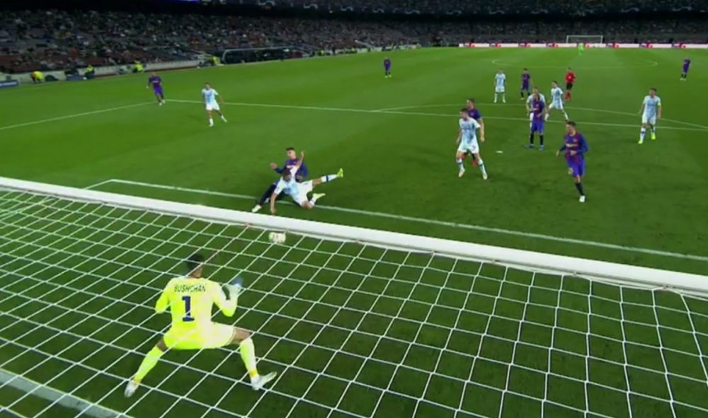 Pique made it 1-0 for his team. Screenshot/MovistarLigadeCampeones