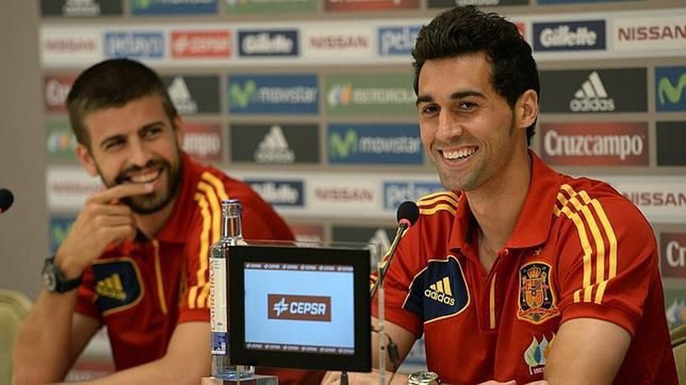Gerard Piqué y Álvaro Arbeloa, en una conferencia de prensa de la Selección Española. Twitter