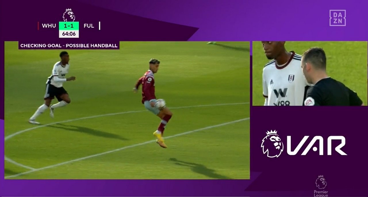 Scamacca scored after a possible handball. Screenshot/DAZN