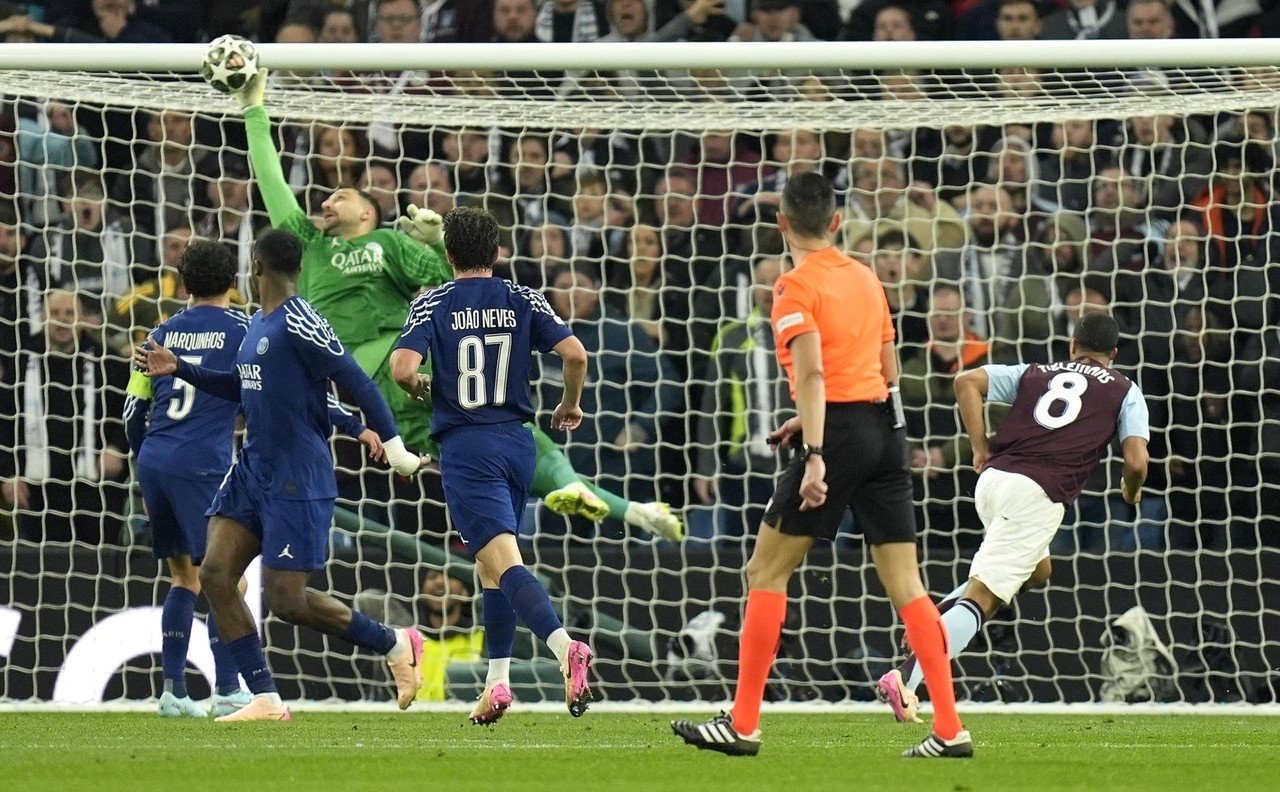 El PSG y Donnarumma llegan de la mano a los 50