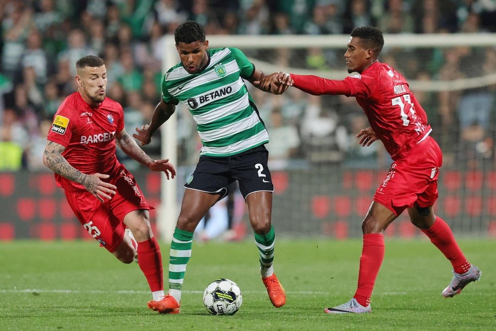 El Sporting CP se paraliza en Barcelos. EFE