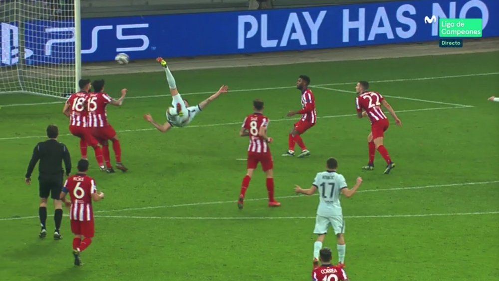 Olivier Giroud scored a stunning overhead kick. Screenshot/MovistarLigadeCampeones
