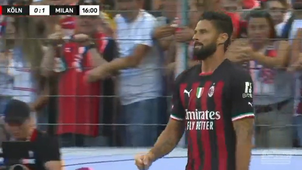 Giroud, a segno con un pallonetto: assist col tacco di Rebic. SportItalia