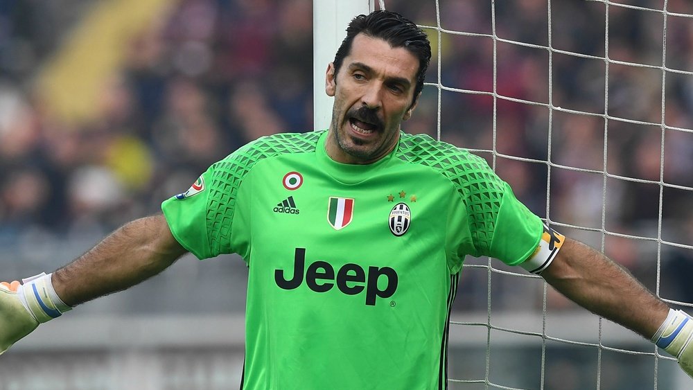 Buffon believes that Roma will challenge Juve for the title. Goal