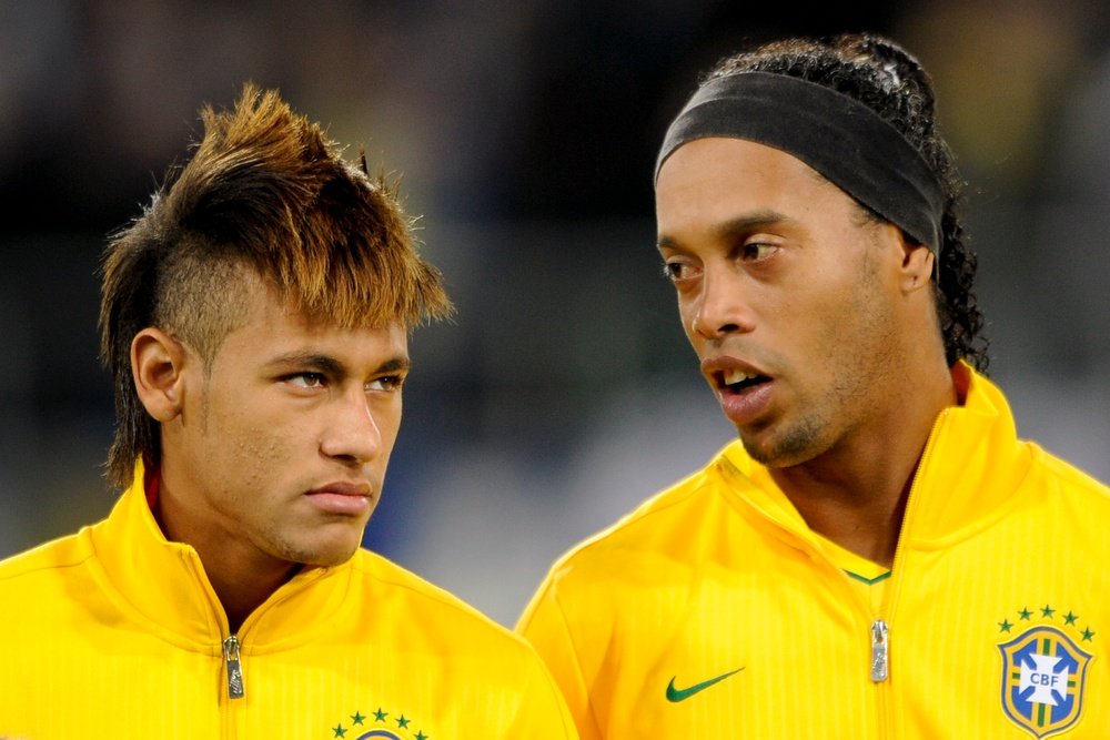 R10 se derrete por Neymar. EFE