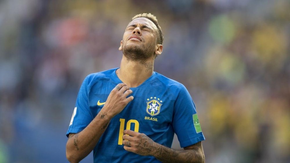 Lugano critica 'simulações' de Neymar. Goal