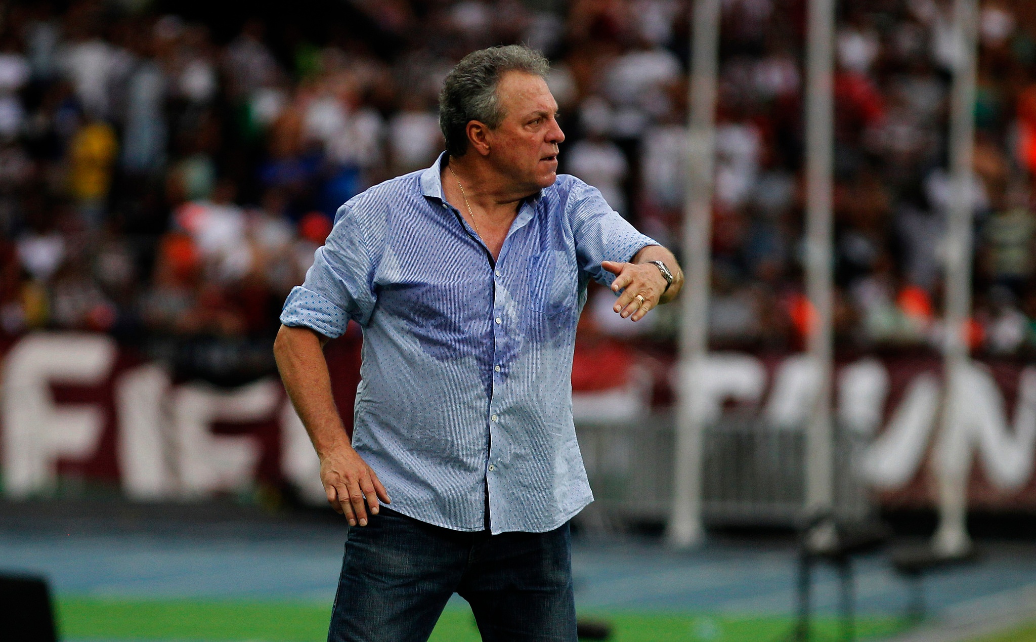 Com três derrotas consecutivas, sinal de alerta está ligado no Fluminense