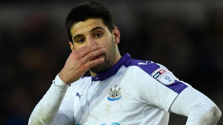 Newcastle's Mitrovic tames Wolves, Howson grabs the spotlight