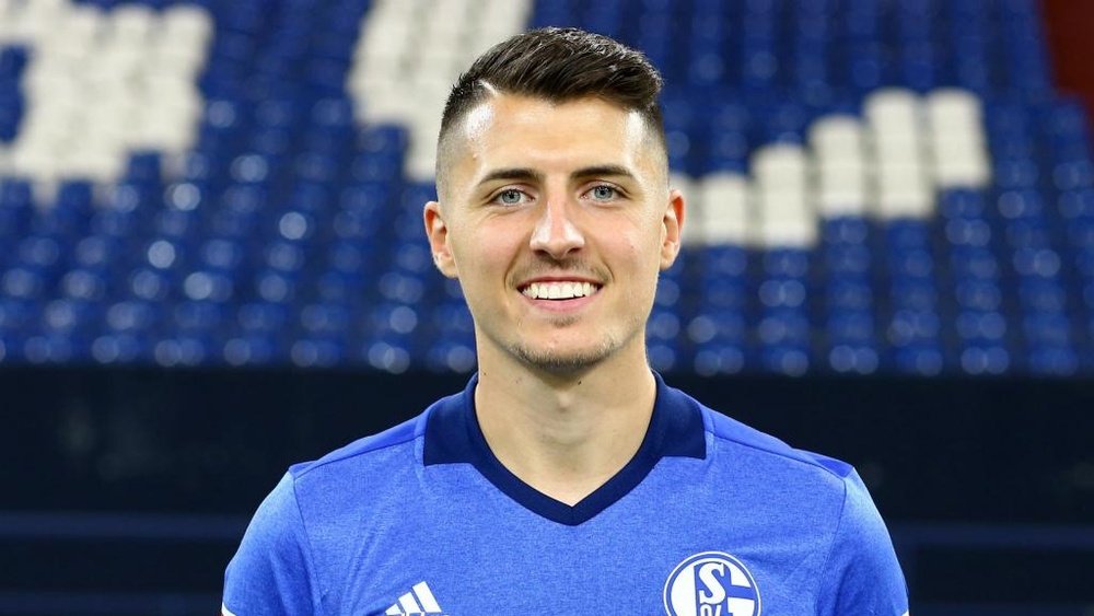 New Schalke deal for Schopf. Goal