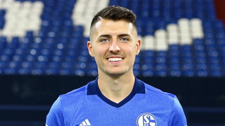 Schopf pens Schalke deal through to 2021