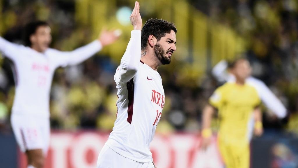AFC Champions League Review: Witsel, Pato hit for six