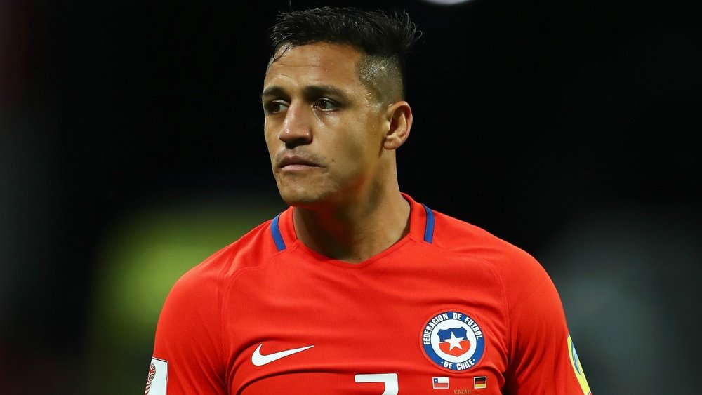 Sanchez refuses to offer Arsenal future update