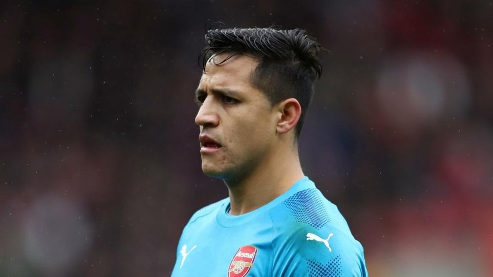 Wenger says Sanchez isn't to blame for Arsenal's woes in front of goal. GOAL