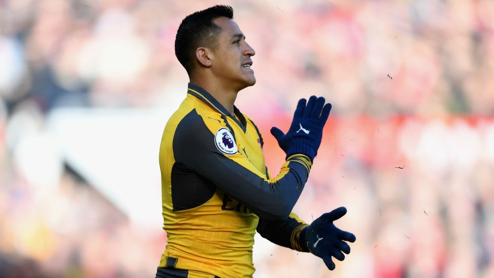 Robson has identified Alexis as an ideal signing for Manchester United. AFP