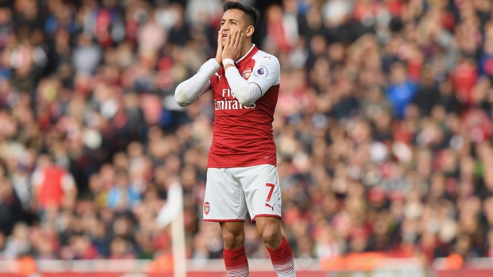 Adams believes Arsenal should wave goodbye to Sanchez if the Chilean wants out. GOAL