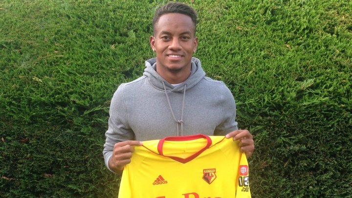 Watford sign Carrillo on loan from Benfica