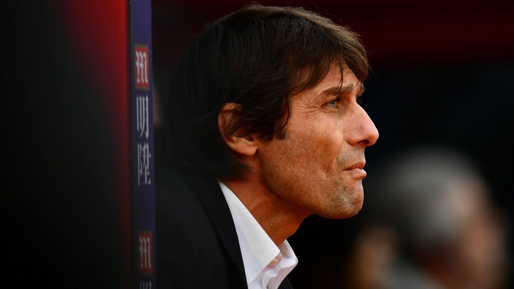 Antonio Conte watches his team against Crystal Palace. Goal