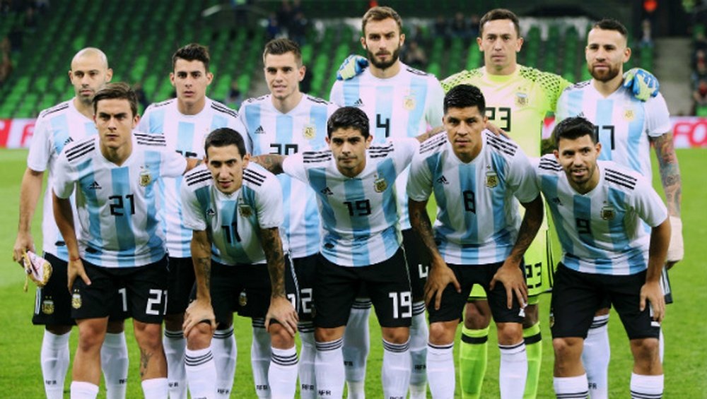 O alinhamento da Argentina diante da Nigéria. Goal