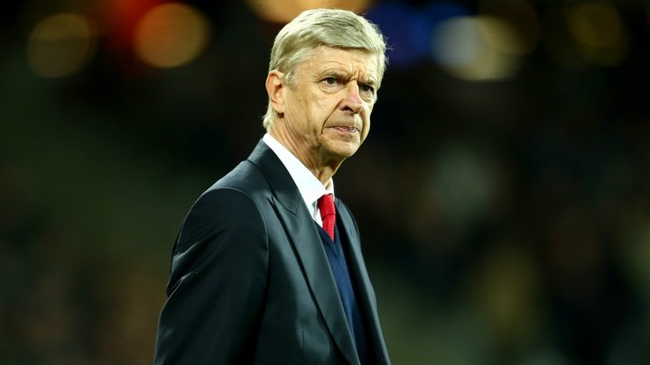 Sutton boss Doswell has no sympathy for under-fire Wenger