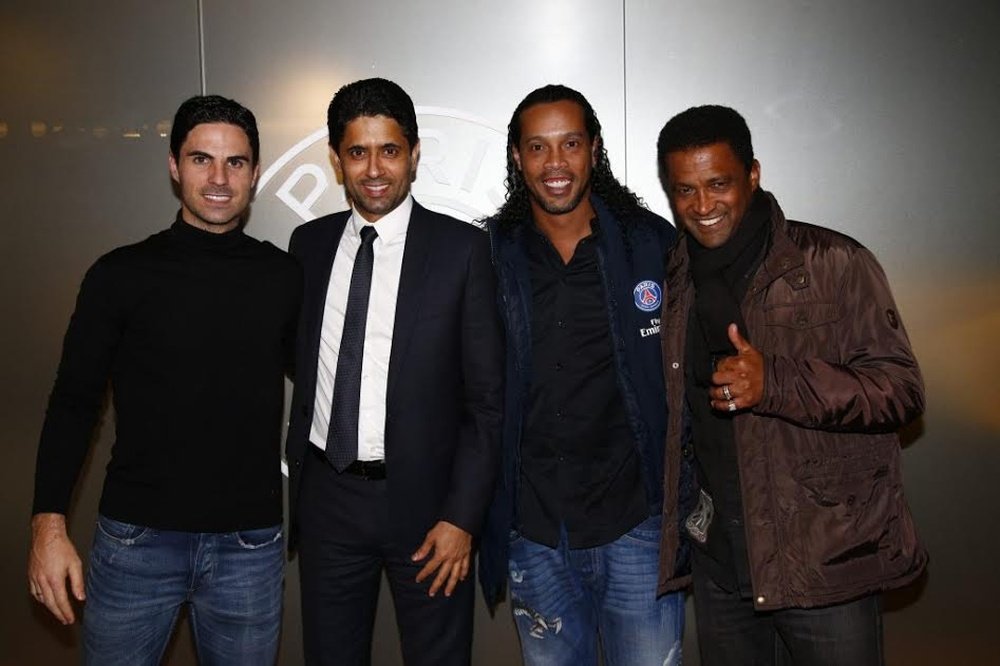 Arteta, Valdo, Ronaldinho et le président Al-Khelaïfi. Goal