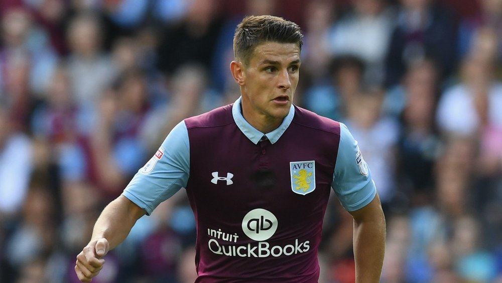Ashley Westwood returns to the Premier League, this time for Burnley. Goal
