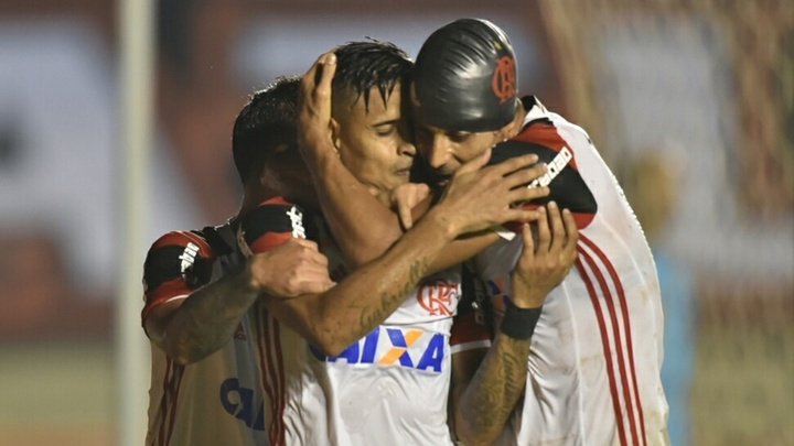 Atlético GO 0 x 3 Flamengo: Fla vence fora de casa e espanta a crise