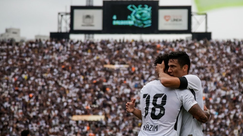 O Corinthians bateu o São Paulo neste sábado. AFP