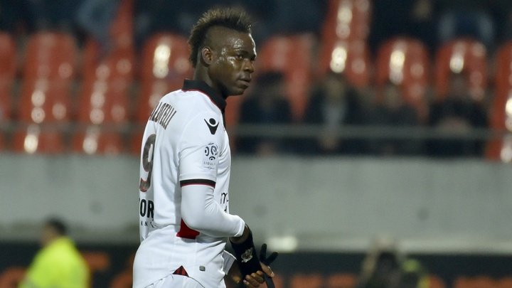 Lorient 0 Nice 1: Balotelli sent off as visitors go second