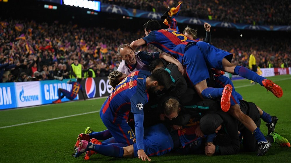 Barcelona fined for pitch invasion. Goal