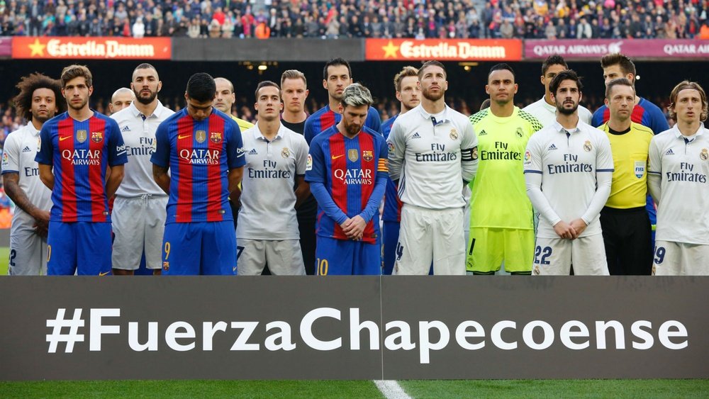 Barcelona and Real Madrid remembering the victims. Goal
