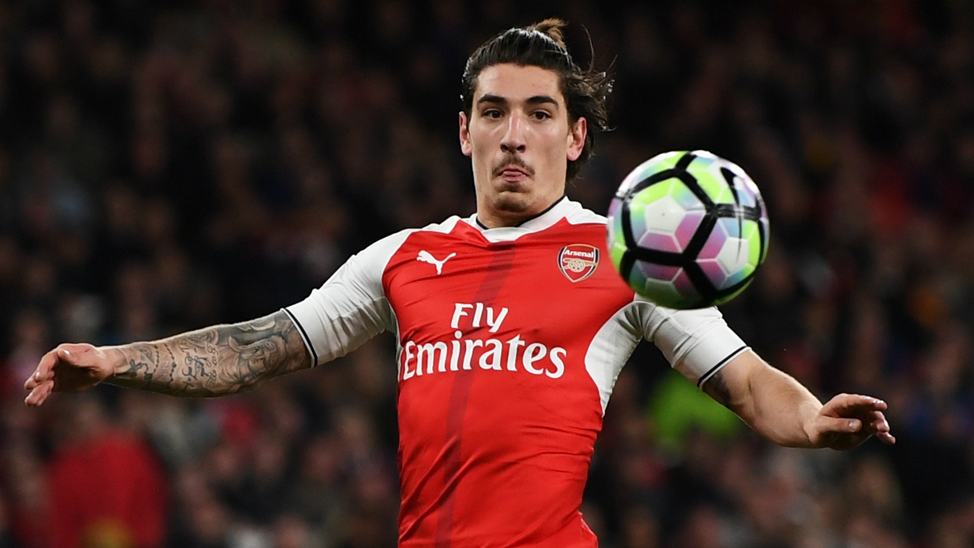 Bellerin's fashion sense is suspect. : r/Gunners