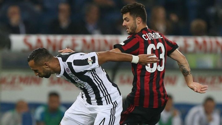 Juve conquer Rome to leave Milan in ruins
