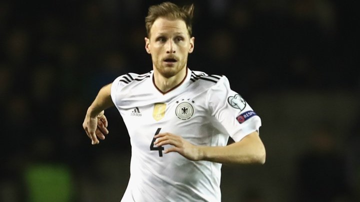 Howedes spoke to Arsenal before Juventus move