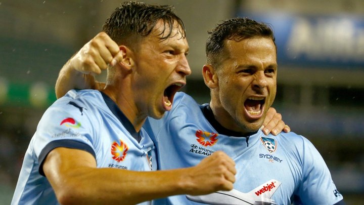 Sydney FC 1 Melbourne Victory 0: Bobo fires leaders to brink of Premiers Plate