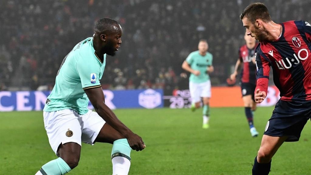 Soriano illude il Dall'Ara, Lukaku la ribalta nel finale