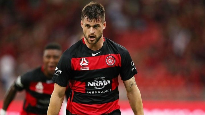 Wanderers rout Phoenix to secure important victory