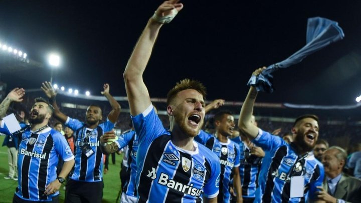 OFICIAL: Grêmio renova o contrato com o zagueiro Bressan