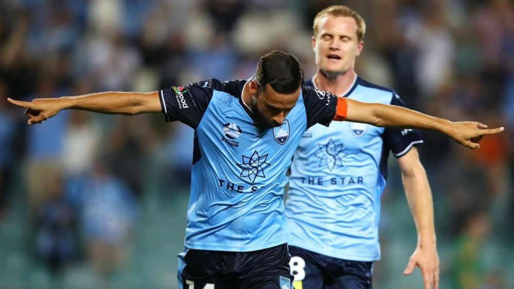 Sydney FC came from behind to beat 10-man Melbourne City 3-1 on Friday. GOAL