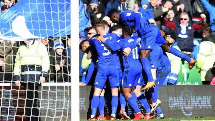 Zohore strikes late to earn Cardiff derby win