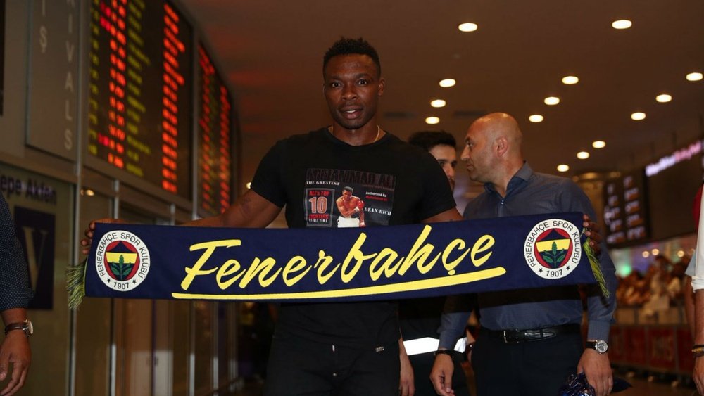 Carlos Kameni is in Turkey to complete his switch from Malaga to Fenerbahce. GOAL