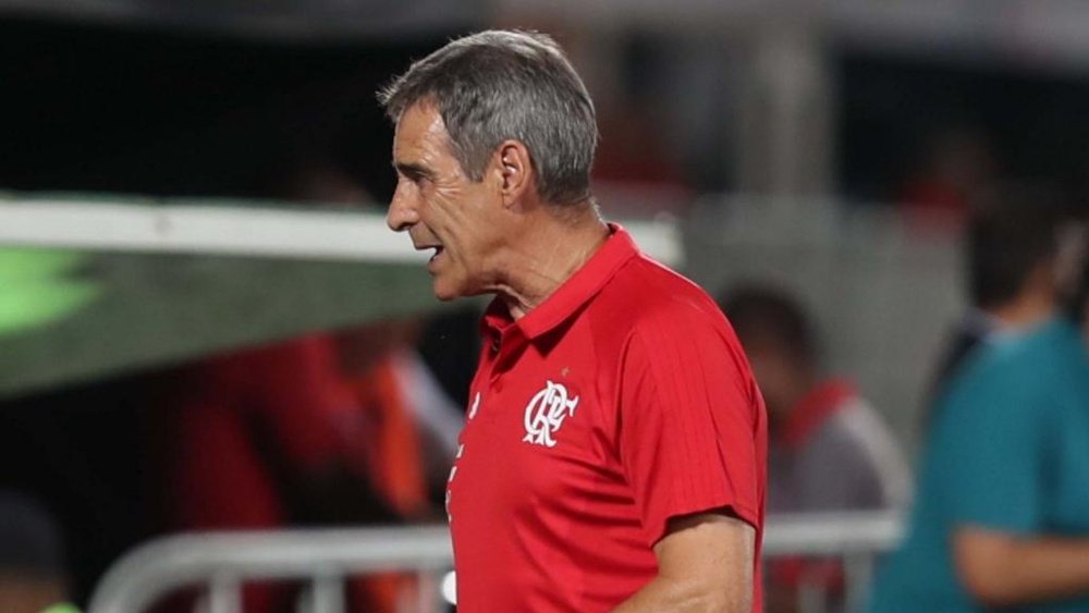 Carpegiani elogia Lincoln após vitória do Flamengo, mas garante: Vizeu é o titular