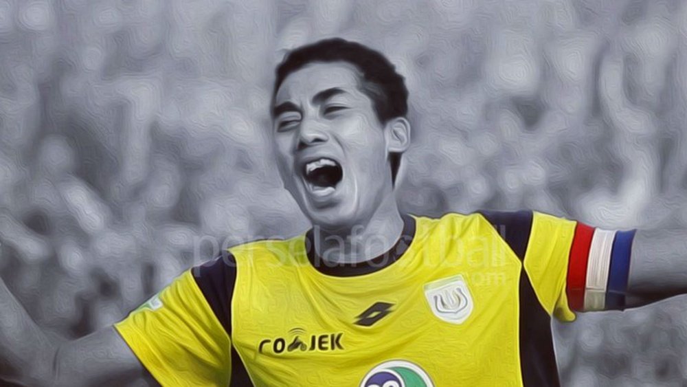 Indonesian goalkeeper Choirul Huda dies after colliding with team-mate