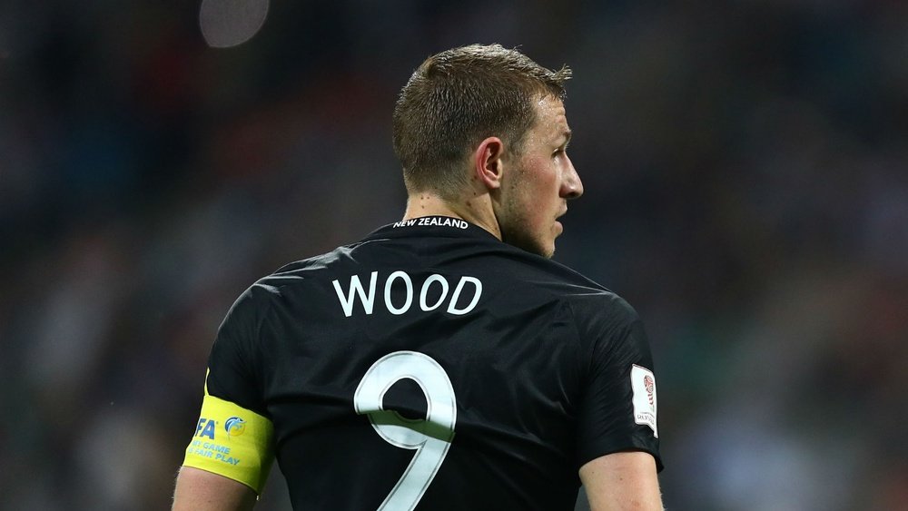 Chris Wood missed several chances as New Zealand lost to Mexico. GOAL