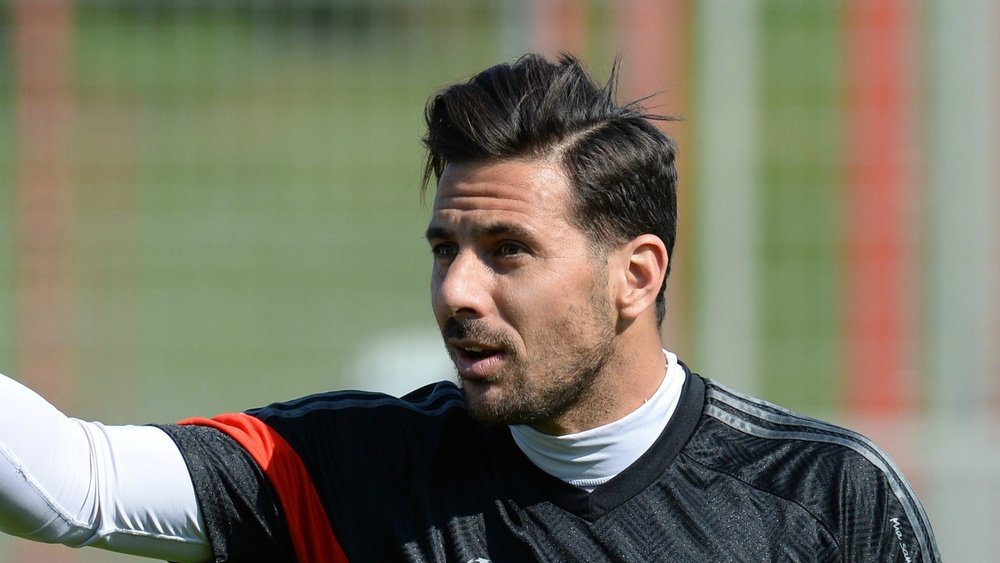 À bientôt 39 ans, Claudio Pizarro reprend du service du côté de Cologne. Goal