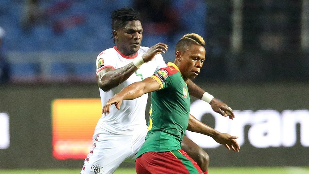 Clinton NJie chasing the ball. Goal